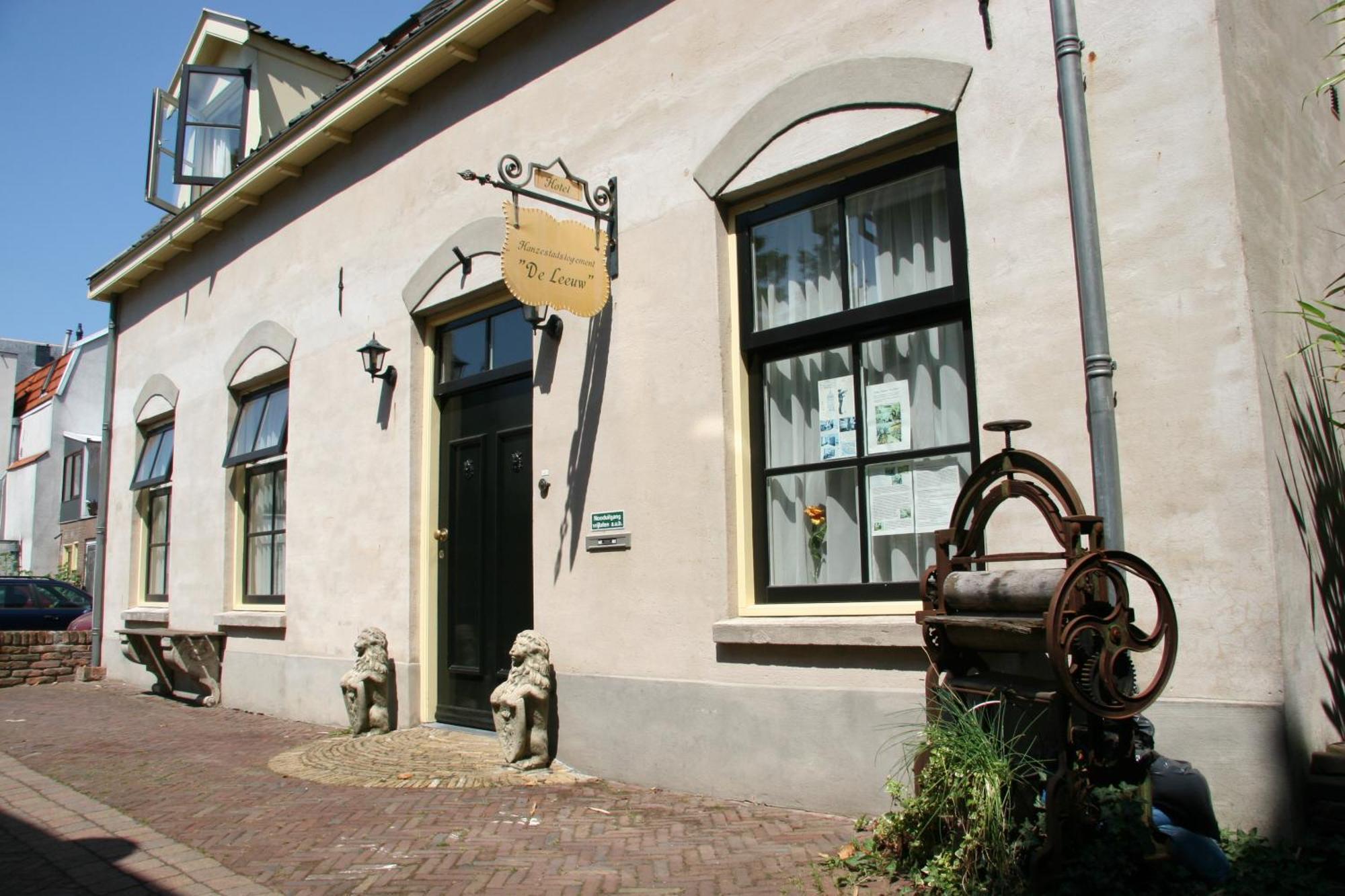 Hanzestadslogement De Leeuw, In Het Centrum, Met Een Binnenplaats, Kamers Met Badkamer En Toilet En Een Keukentje Deventer Exteriér fotografie